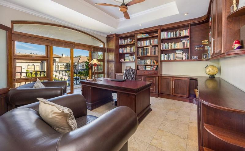 6 Bedroom Property for Sale in Klein Zevenwacht Western Cape